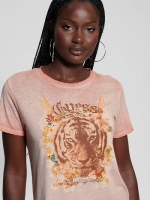 Guess Eco Tiger God Easy Tee Roze | GUESS-SN27627