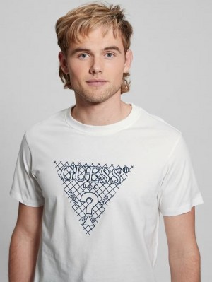 Guess Eco Triangle Patch Tee Wit | GUESS-SN30529