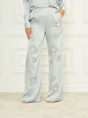 Guess Gwen Embroidered Flower Pant Grijs | GUESS-SN28269