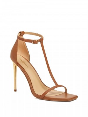 Guess Heeled T-Strap Sandal Bruin | GUESS-SN29812