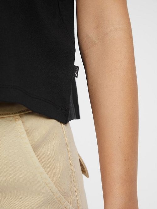 Guess Boxy Logo Tee Zwart | GUESS-SN27217