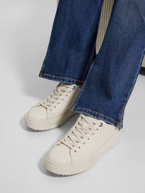 Guess Denesa Peony Low-Top Sneakers Wit | GUESS-SN29548