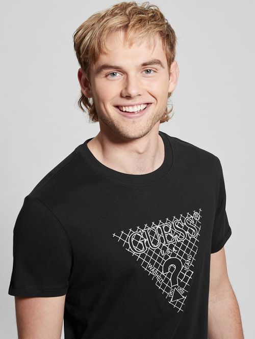 Guess Eco Triangle Patch Tee Zwart | GUESS-SN30532