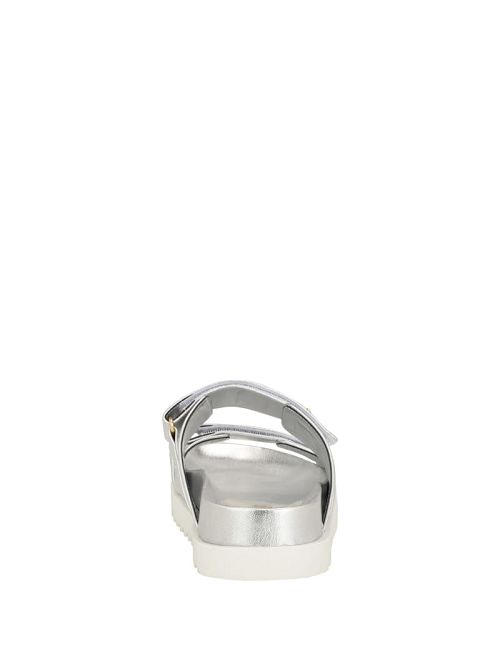 Guess Fabulon Two-Strap Slides Zilver | GUESS-SN29703