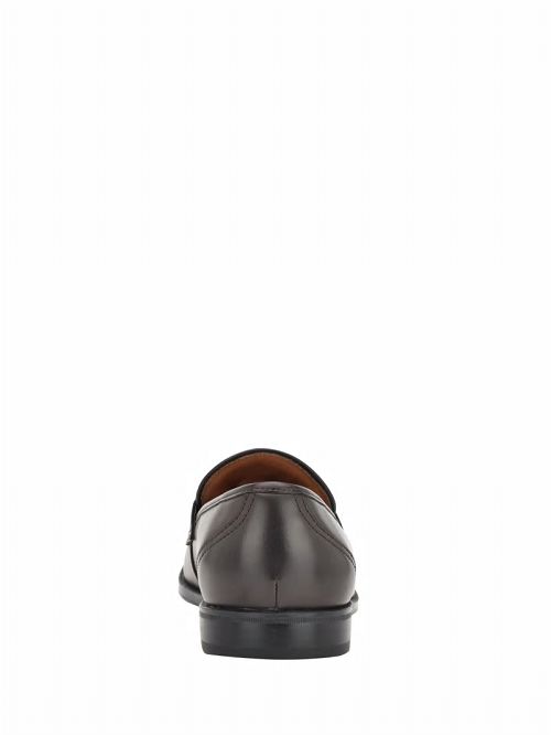 Guess Hemmer Triangle Logo Loafers Bruin | GUESS-SN31902