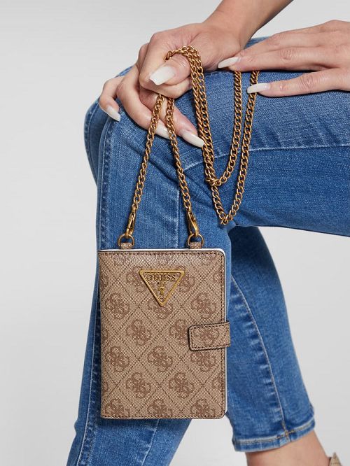 Guess Laurel Chain Passport Case Bruin | GUESS-SN30132