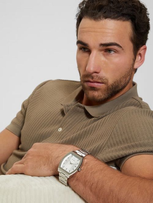 Guess Silver-Tone Barrel Analog Watch Zilver | GUESS-SN31665