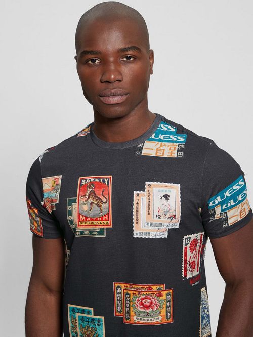 Guess Stamp Collection Tee Zwart | GUESS-SN30533