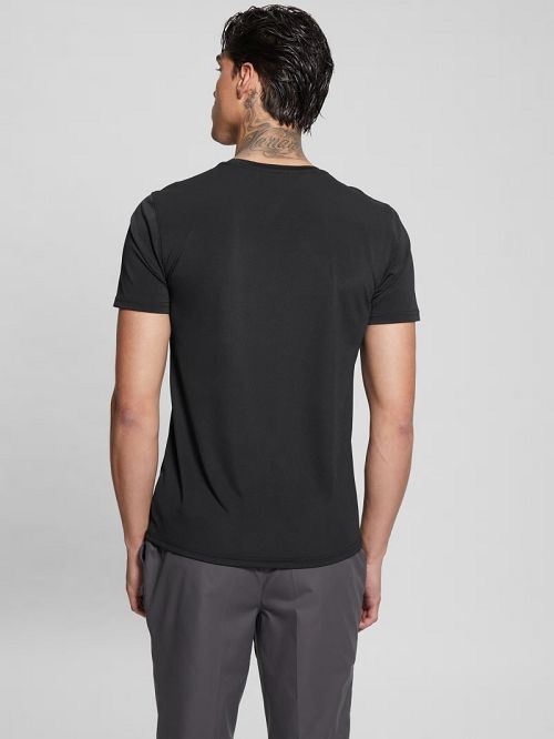 Guess Tech-Stretch Patch Tee Zwart | GUESS-SN30626