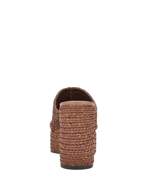 Guess Yenisa Woven Wedged Sandals Bruin | GUESS-SN29684