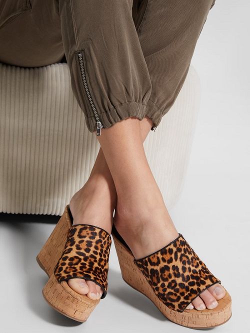 Guess Yenise Wedge Sandals Bruin | GUESS-SN29659